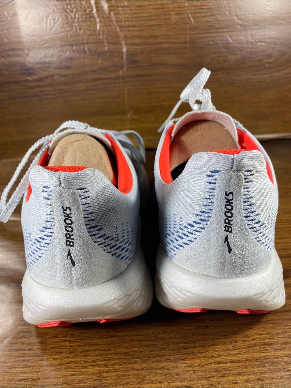 Brooks Hyperion max women’s shoe size 8 - Picture 3 of 14